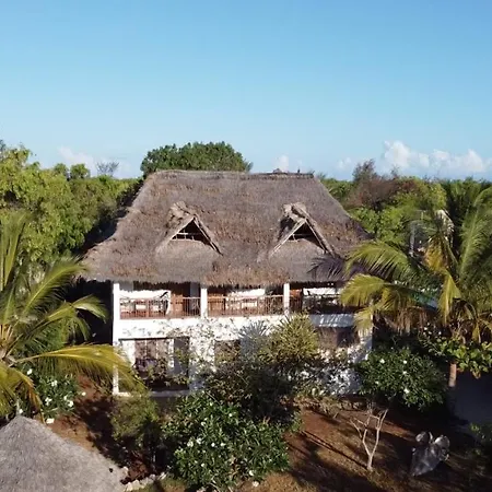 Mnana Lodge